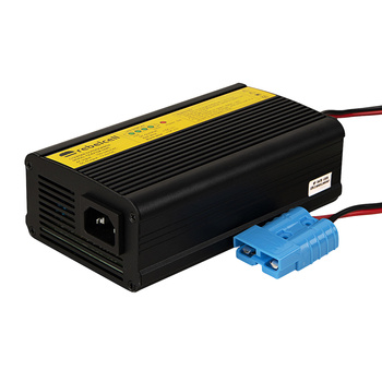 Ładowarka Rebelcell 12.6V 10A AV Battery Charger Outdoorbox