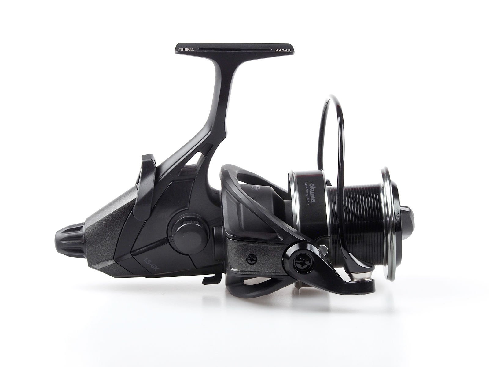 Kołowrotek z wolnym biegiem Okuma LS-6K Baitfeeder 5+1bb